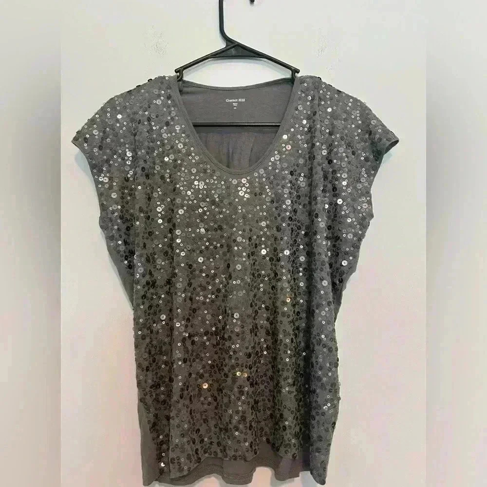 GARNET HILL Front Sequin Top Size XS Scoop Neck Short Sleeve